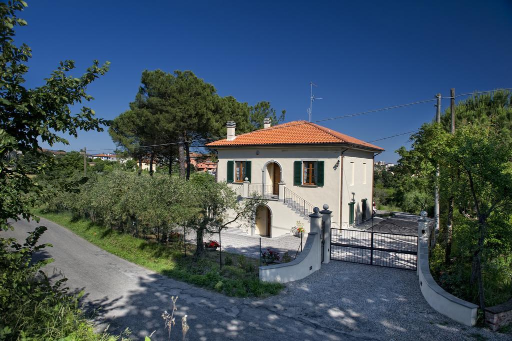 Villa Tancredi Foiano Della Chiana Bagian luar foto